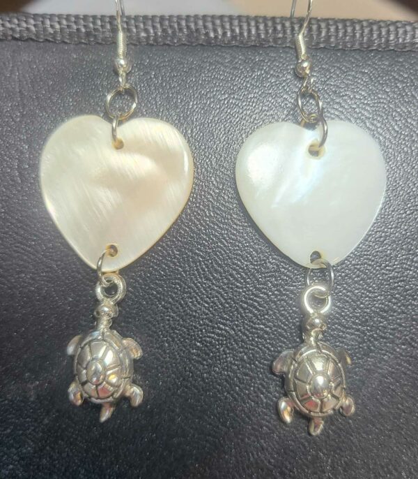 Heart shaped Mother of Pearl heart earrings with sea turtles